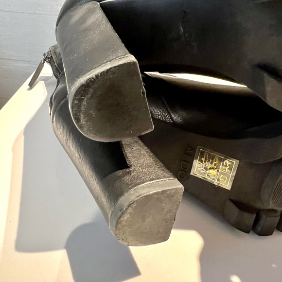 Aldo booties in black leather size 7 ❤️ - Picture 6 of 10